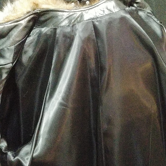 Leather Coat with Fur Collar - Picture 7 of 8
